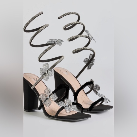 Wild Diva Black Spiral Heels with Rhinestone Bows - Picture 4 of 5